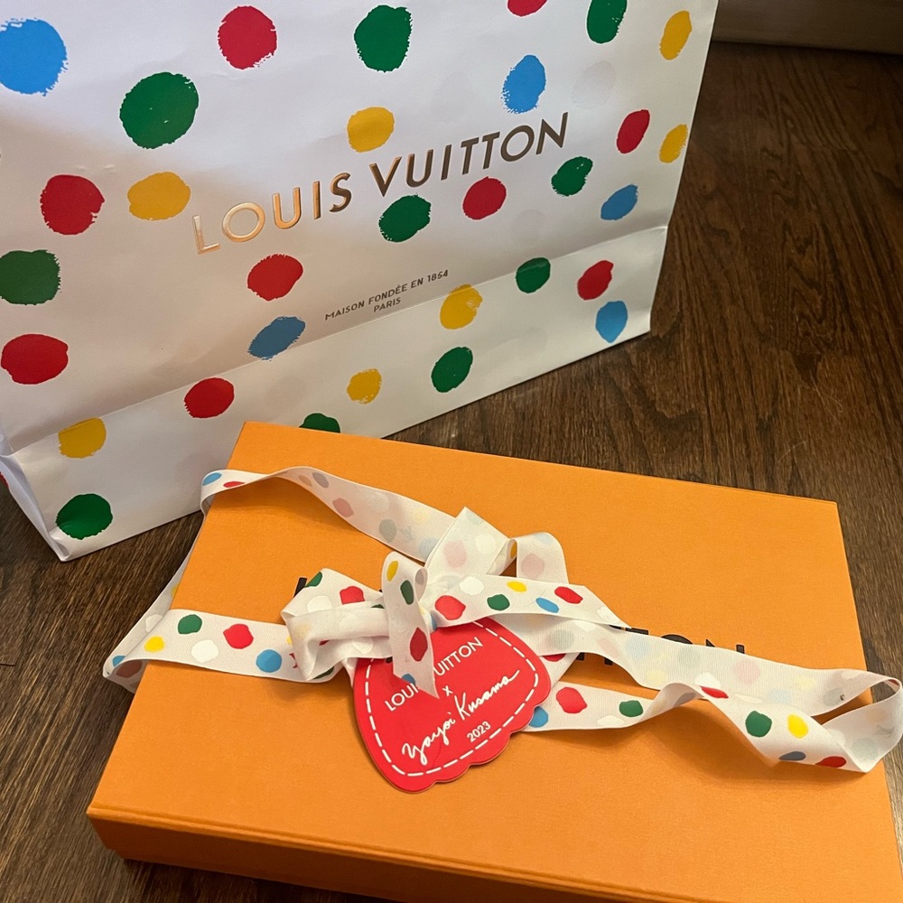 Louis Vuitton “Kusama” collection scarf
